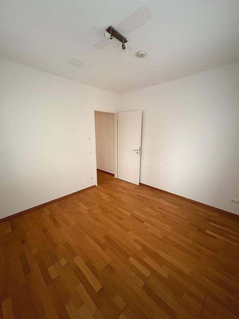 Prenájom bytu 3-izbový 105 m², Adalbertstrasse 64, Frankfurt am Main, Hesensko Prenájom bytu 3-izbový 105 m², Adalbertstrasse 64, Frankfurt am Main, Hesensko