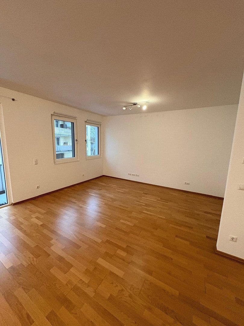 Prenájom bytu 3-izbový 105 m², Adalbertstrasse 64, Frankfurt am Main, Hesensko Prenájom bytu 3-izbový 105 m², Adalbertstrasse 64, Frankfurt am Main, Hesensko