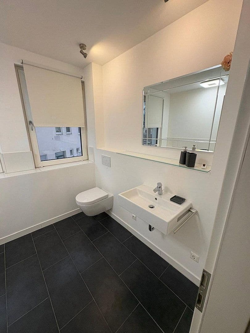 Prenájom bytu 3-izbový 105 m², Adalbertstrasse 64, Frankfurt am Main, Hesensko Prenájom bytu 3-izbový 105 m², Adalbertstrasse 64, Frankfurt am Main, Hesensko