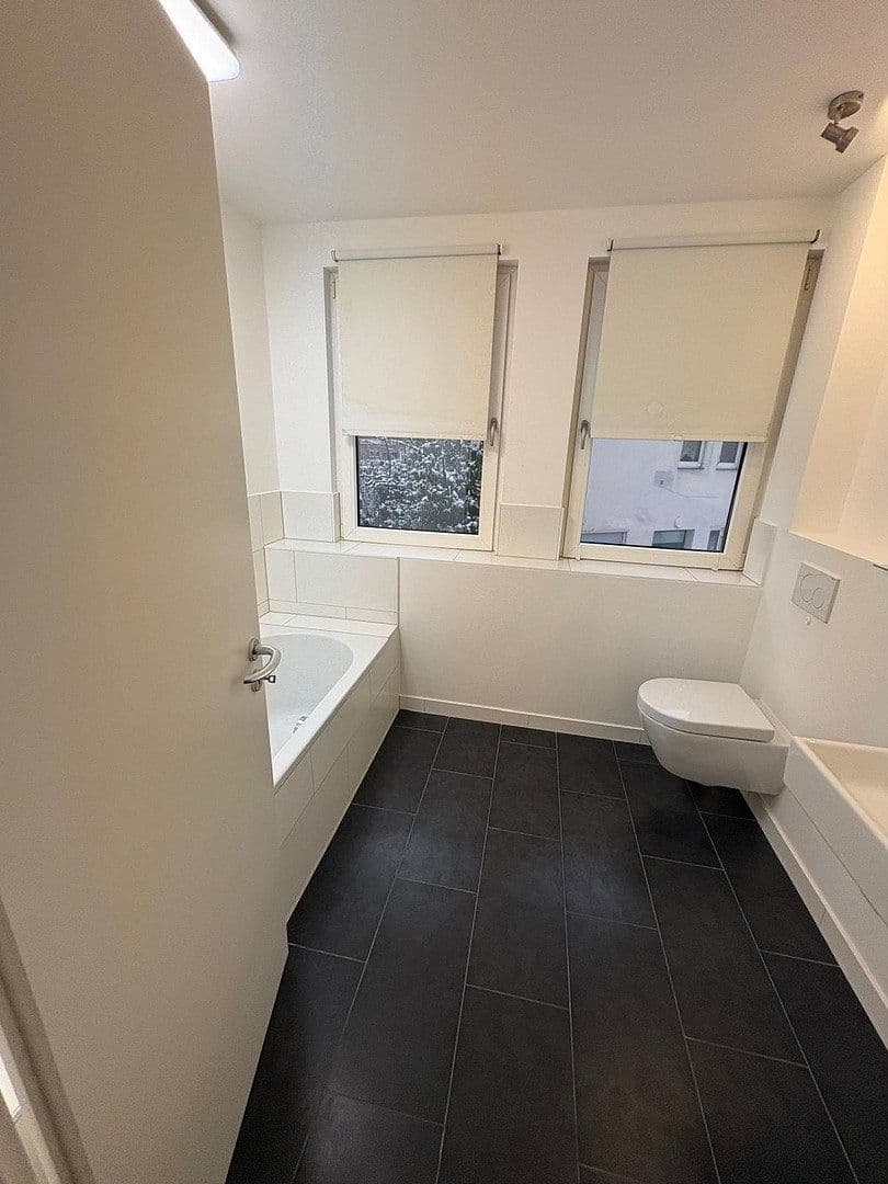 Prenájom bytu 3-izbový 105 m², Adalbertstrasse 64, Frankfurt am Main, Hesensko Prenájom bytu 3-izbový 105 m², Adalbertstrasse 64, Frankfurt am Main, Hesensko