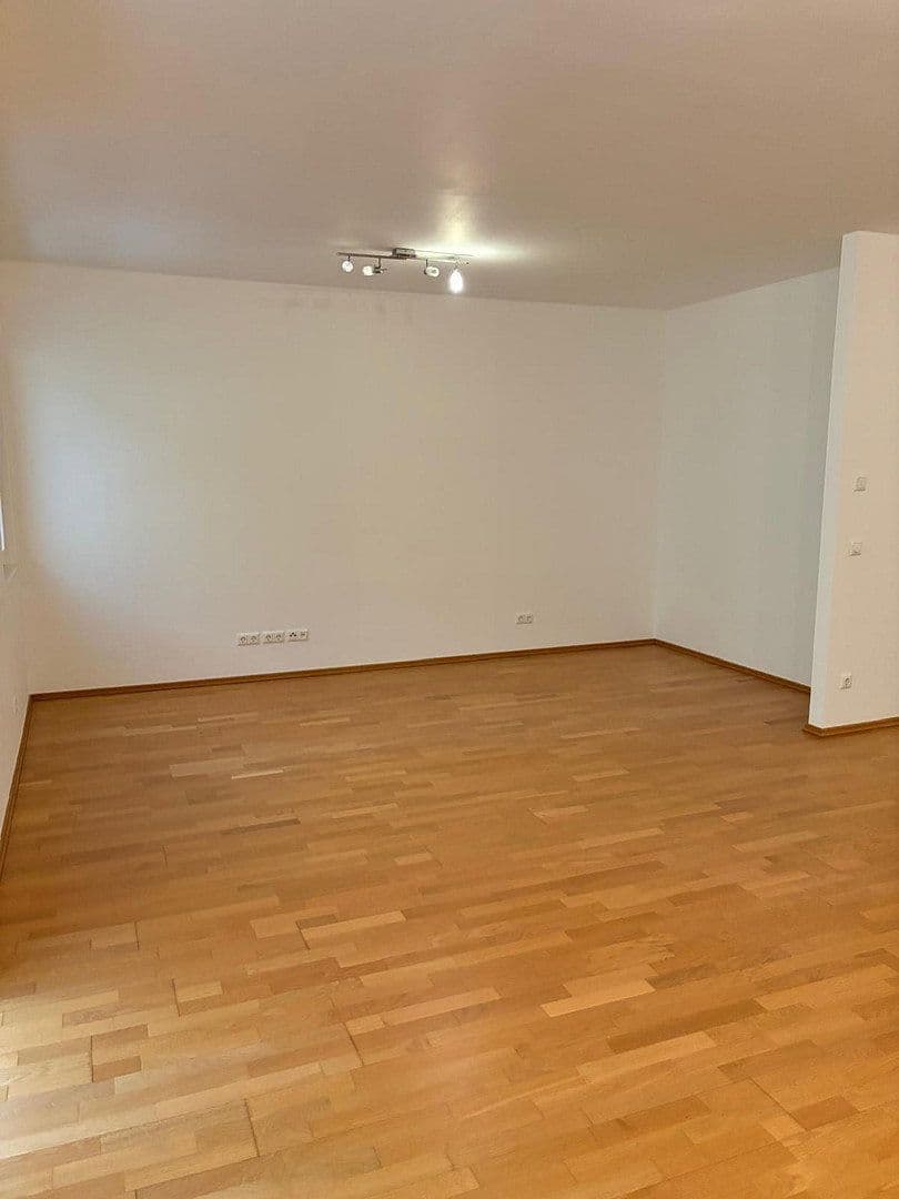 Prenájom bytu 3-izbový 105 m², Adalbertstrasse 64, Frankfurt am Main, Hesensko Prenájom bytu 3-izbový 105 m², Adalbertstrasse 64, Frankfurt am Main, Hesensko
