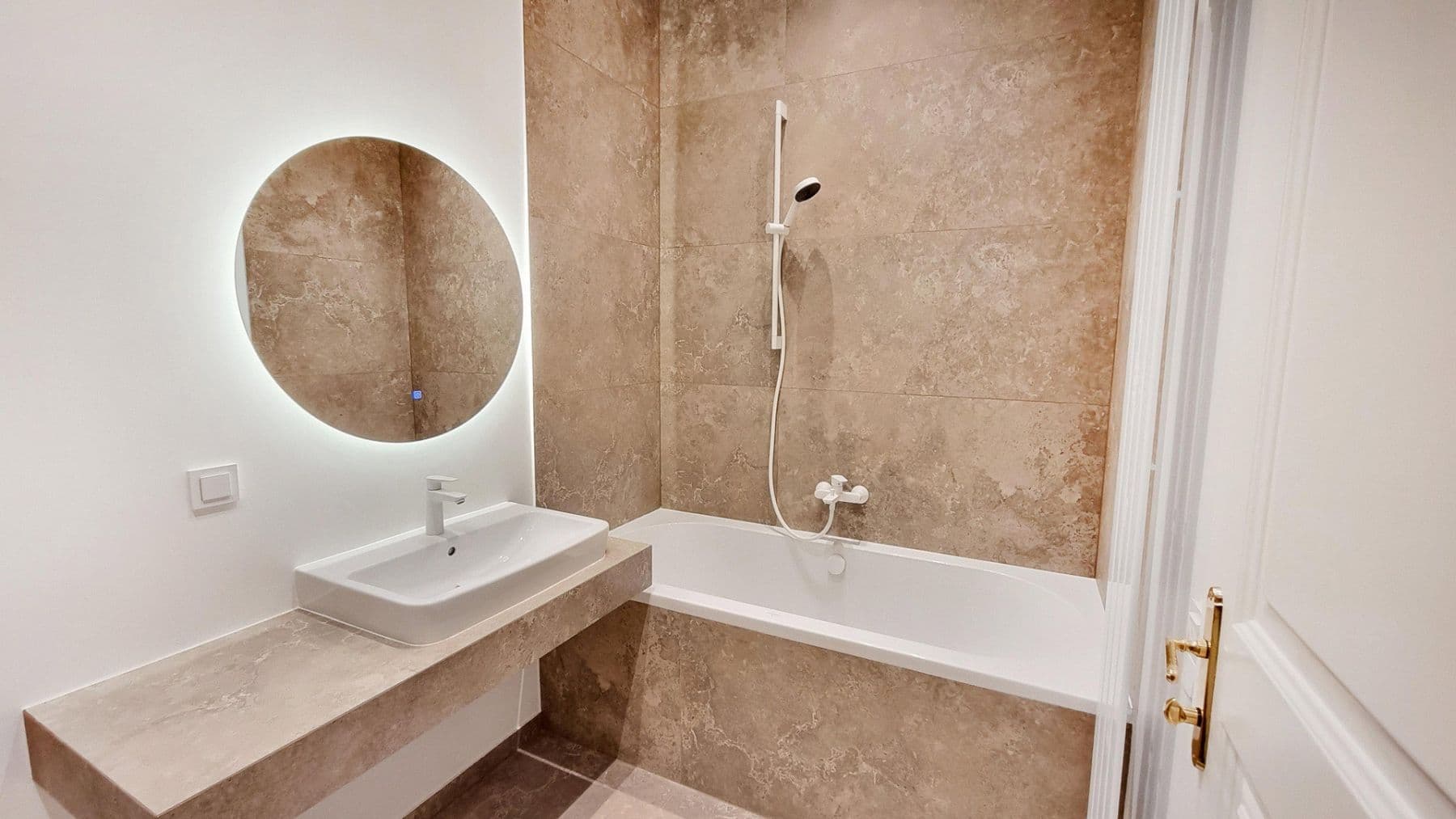 Predaj bytu 3-izbový 65 m², Wien, Viedeň Predaj bytu 3-izbový 65 m², Wien, Viedeň