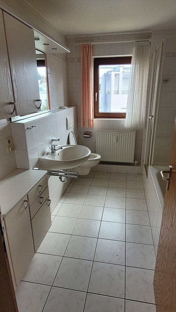 Prenájom bytu 3-izbový 84 m², Pforzheim, Bádensko-Wurttembersko Prenájom bytu 3-izbový 84 m², Pforzheim, Bádensko-Wurttembersko