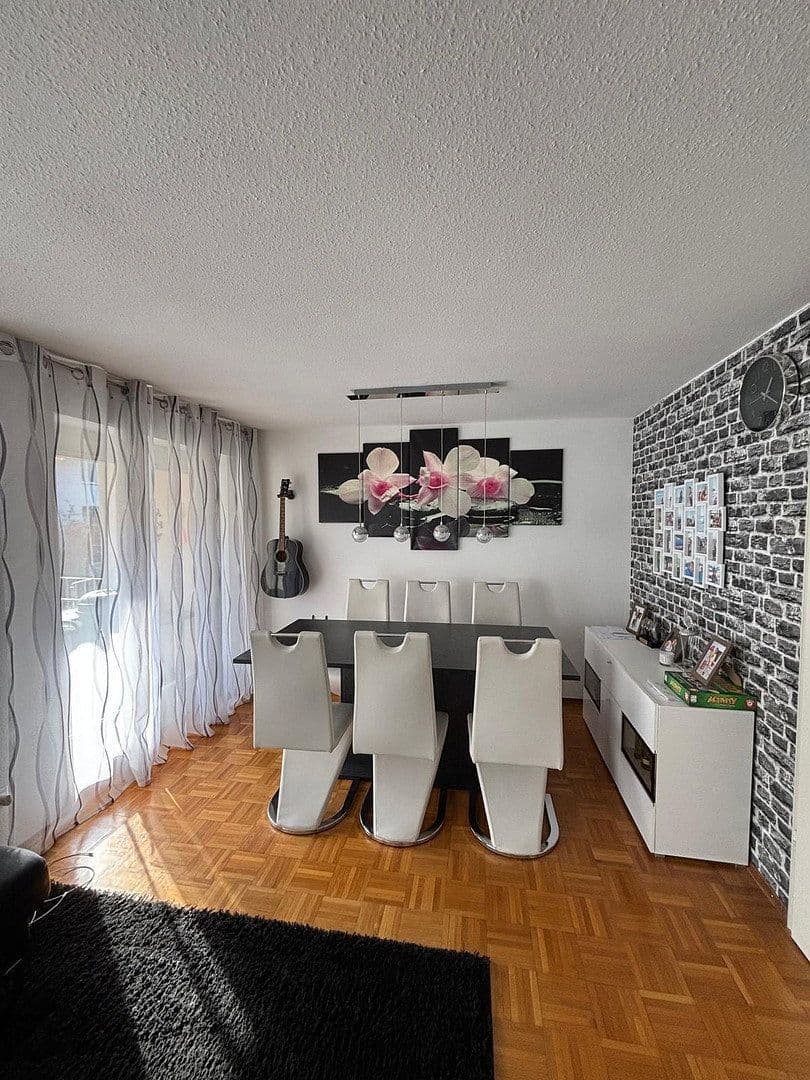 Predaj domu 104 m², pozemek 141 m², Balingen, Bádensko-Wurttembersko Predaj domu 104 m², pozemek 141 m², Balingen, Bádensko-Wurttembersko