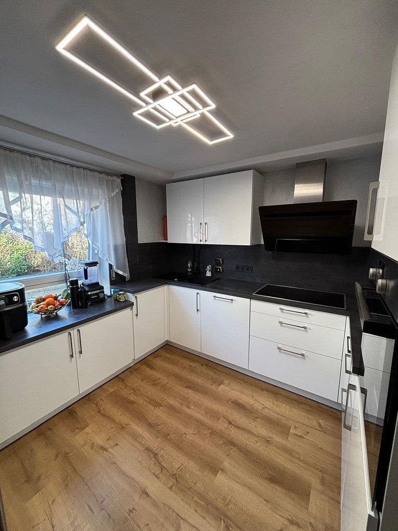 Predaj domu 104 m², pozemek 141 m², Balingen, Bádensko-Wurttembersko Predaj domu 104 m², pozemek 141 m², Balingen, Bádensko-Wurttembersko