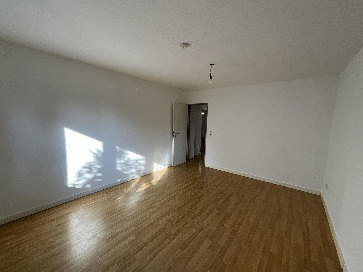 Prenájom bytu 2-izbový 61 m², Köln, Severné Porýnie - Westfálsko Prenájom bytu 2-izbový 61 m², Köln, Severné Porýnie - Westfálsko
