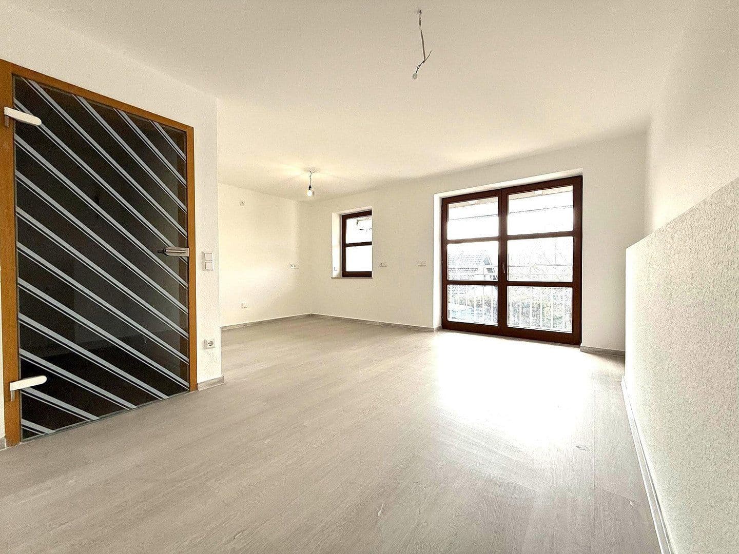 Prenájom domu 80 m², pozemek 500 m², Bruckberg, Bavorsko Prenájom domu 80 m², pozemek 500 m², Bruckberg, Bavorsko