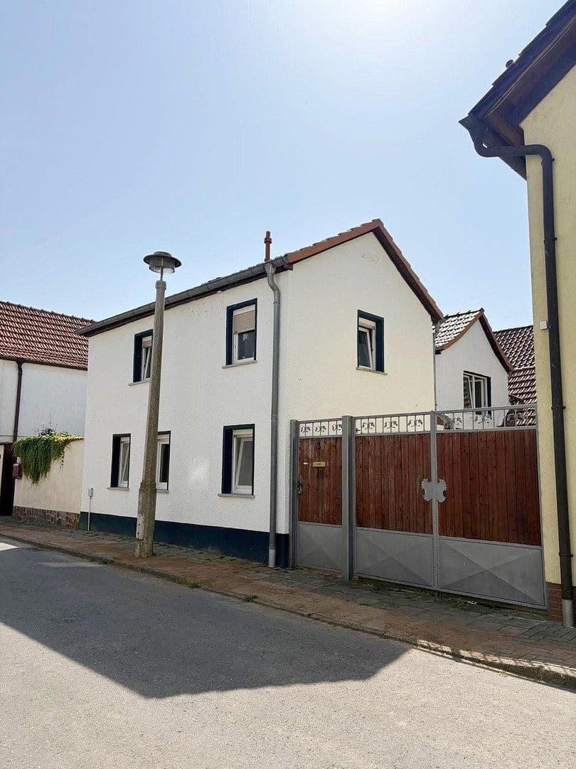 Predaj domu 107 m², pozemek 170 m², Hebe A 3, Bad Frankenhausen/Kyffhäuser, Durínsko Predaj domu 107 m², pozemek 170 m², Hebe A 3, Bad Frankenhausen/Kyffhäuser, Durínsko