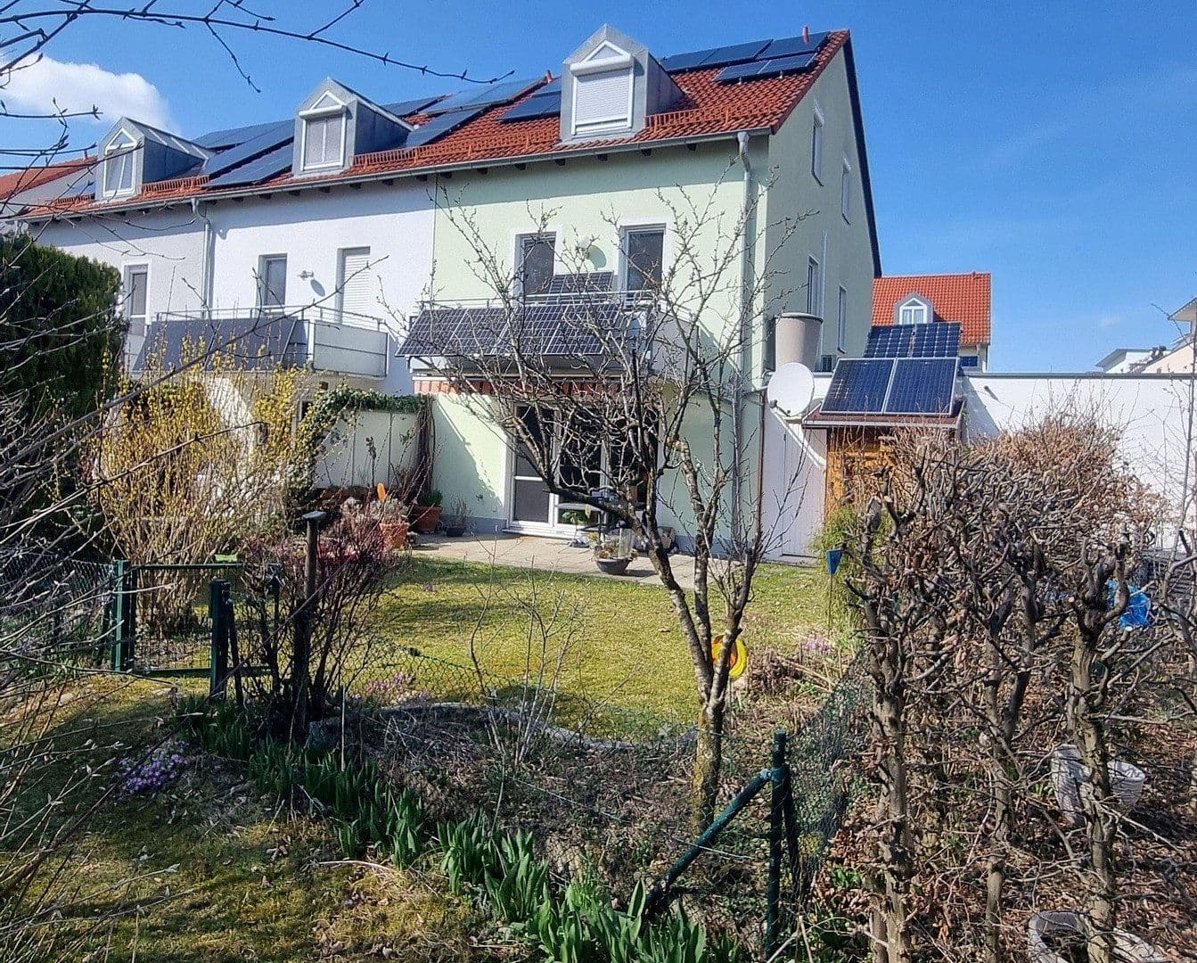 Predaj domu 150 m², pozemek 207 m², Händelstr. 1, Feldkirchen, Bavorsko Predaj domu 150 m², pozemek 207 m², Händelstr. 1, Feldkirchen, Bavorsko