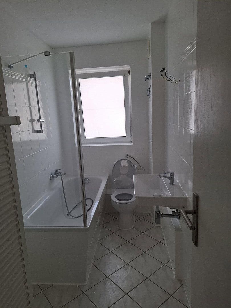 Prenájom bytu 3-izbový 60 m², Erfurt, Durínsko Prenájom bytu 3-izbový 60 m², Erfurt, Durínsko