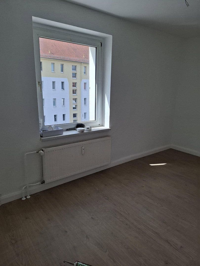 Prenájom bytu 3-izbový 60 m², Erfurt, Durínsko Prenájom bytu 3-izbový 60 m², Erfurt, Durínsko