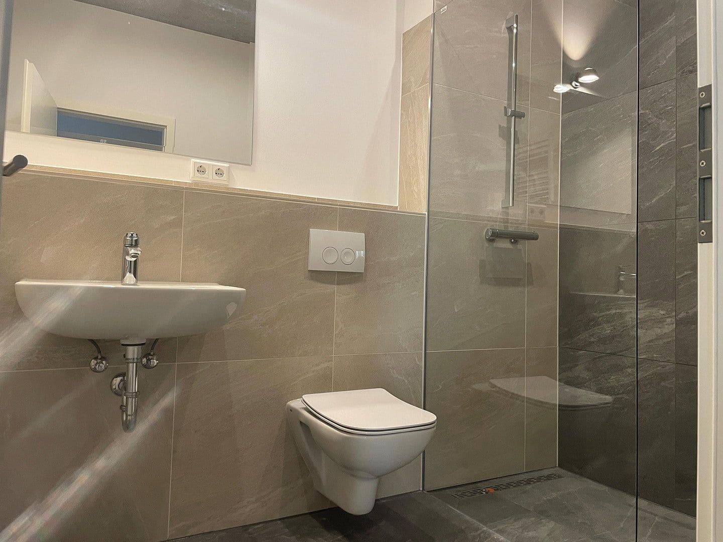 Prenájom bytu 3-izbový 68 m², Altranstädter Str. 22, Leipzig, Sasko Prenájom bytu 3-izbový 68 m², Altranstädter Str. 22, Leipzig, Sasko