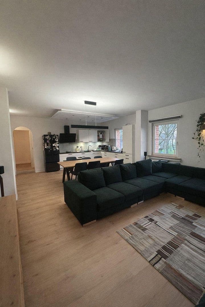 Prenájom bytu 4-izbový 112 m², Bochum, Severné Porýnie - Westfálsko Prenájom bytu 4-izbový 112 m², Bochum, Severné Porýnie - Westfálsko