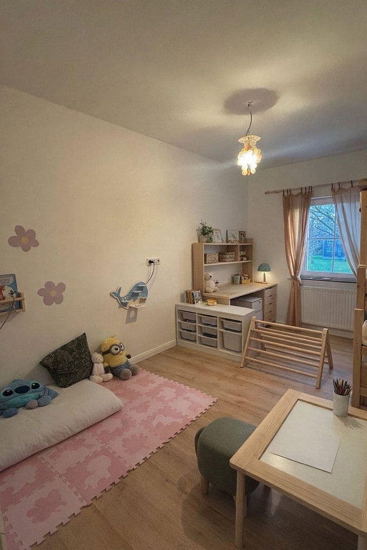 Prenájom bytu 4-izbový 112 m², Bochum, Severné Porýnie - Westfálsko Prenájom bytu 4-izbový 112 m², Bochum, Severné Porýnie - Westfálsko