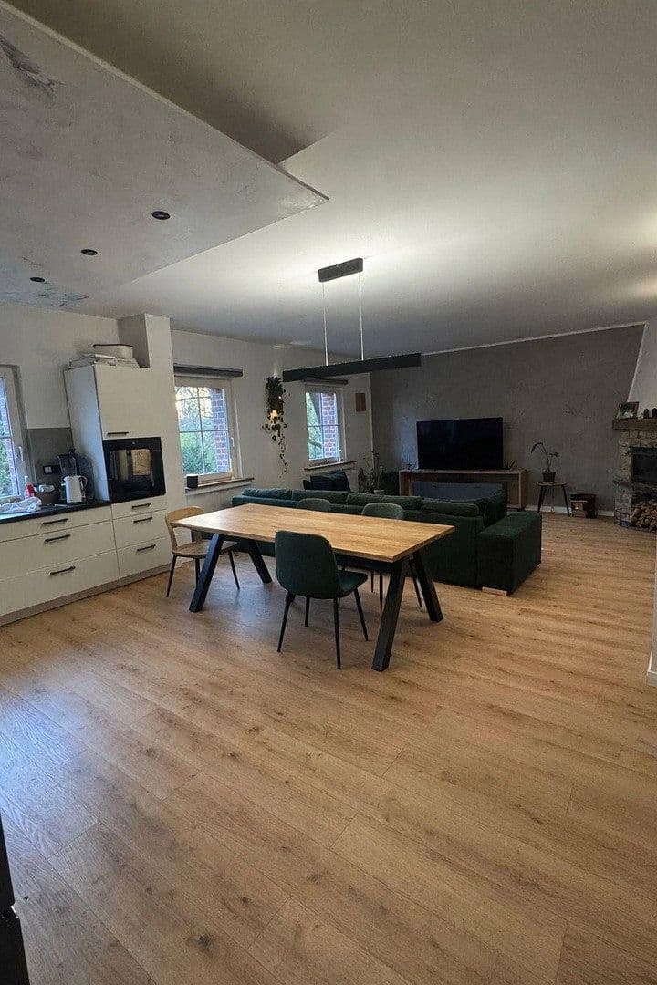 Prenájom bytu 4-izbový 112 m², Bochum, Severné Porýnie - Westfálsko Prenájom bytu 4-izbový 112 m², Bochum, Severné Porýnie - Westfálsko