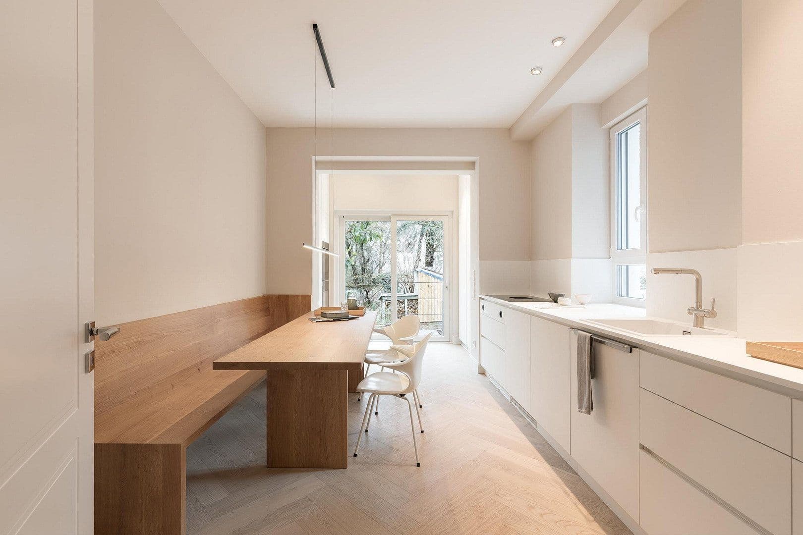 Prenájom bytu 4-izbový 104 m², Kennedydamm 7, Düsseldorf, Severné Porýnie - Westfálsko Prenájom bytu 4-izbový 104 m², Kennedydamm 7, Düsseldorf, Severné Porýnie - Westfálsko