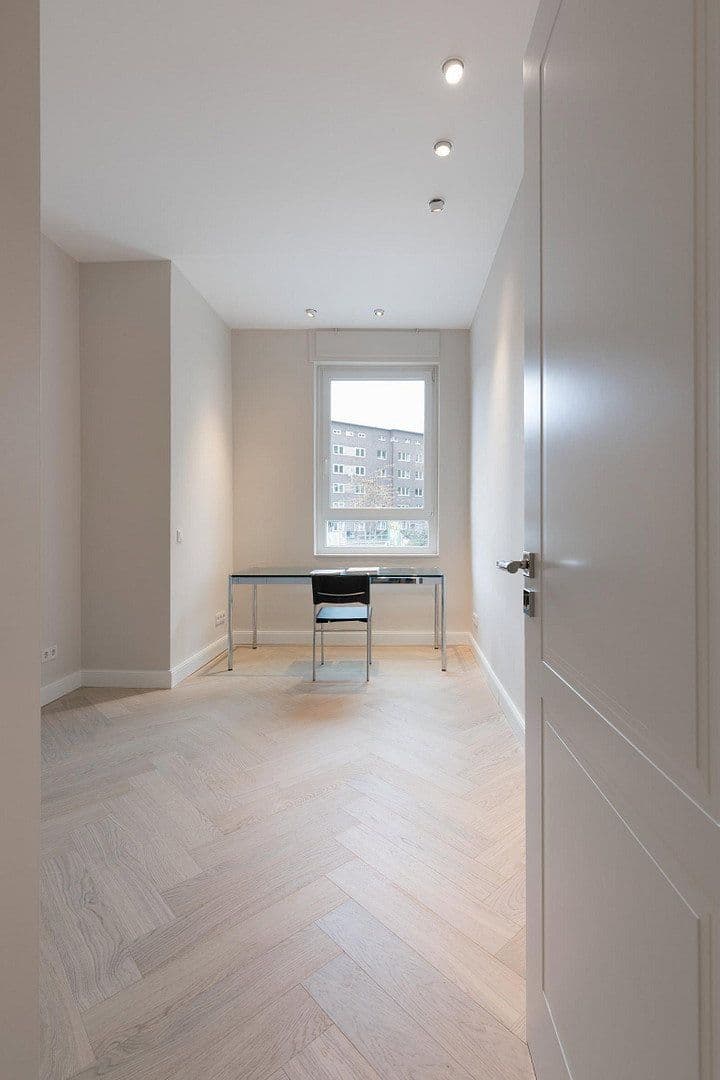 Prenájom bytu 4-izbový 104 m², Kennedydamm 7, Düsseldorf, Severné Porýnie - Westfálsko Prenájom bytu 4-izbový 104 m², Kennedydamm 7, Düsseldorf, Severné Porýnie - Westfálsko