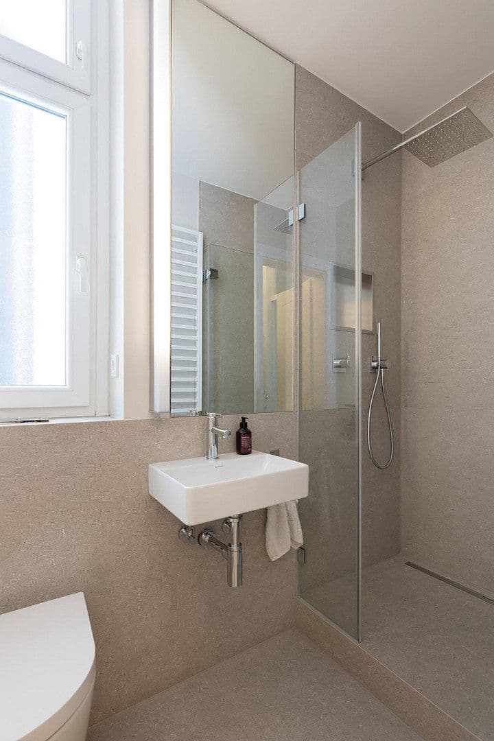 Prenájom bytu 4-izbový 104 m², Kennedydamm 7, Düsseldorf, Severné Porýnie - Westfálsko Prenájom bytu 4-izbový 104 m², Kennedydamm 7, Düsseldorf, Severné Porýnie - Westfálsko