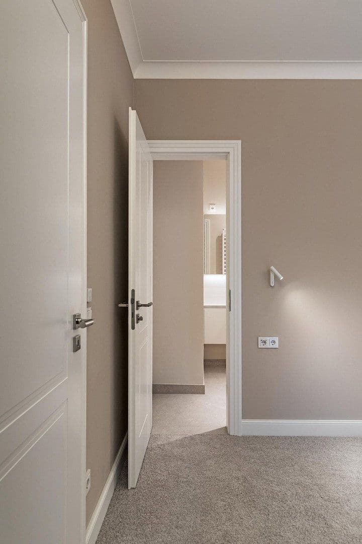 Prenájom bytu 4-izbový 104 m², Kennedydamm 7, Düsseldorf, Severné Porýnie - Westfálsko Prenájom bytu 4-izbový 104 m², Kennedydamm 7, Düsseldorf, Severné Porýnie - Westfálsko