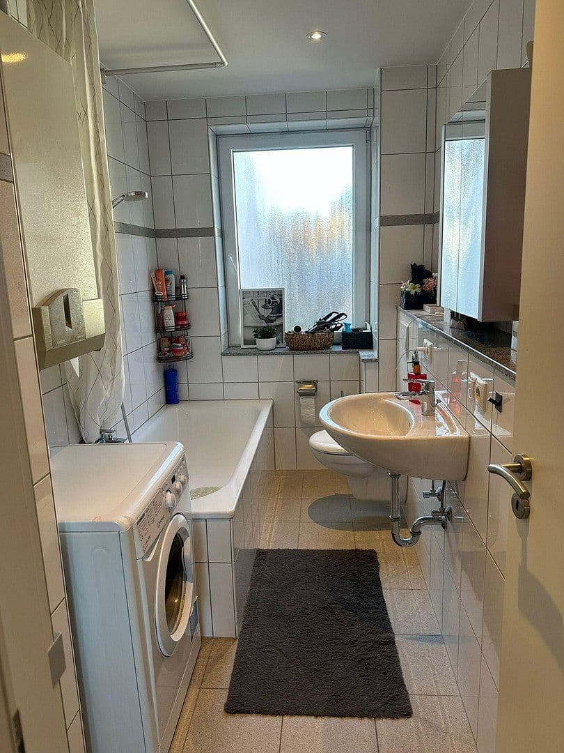 Prenájom bytu 3-izbový 70 m², Altenwoogstr.35, Kaiserslautern, Porýnie-Falcko Prenájom bytu 3-izbový 70 m², Altenwoogstr.35, Kaiserslautern, Porýnie-Falcko