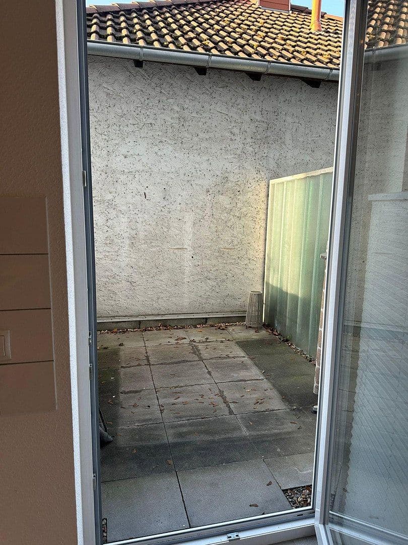 Prenájom bytu 3-izbový 70 m², Altenwoogstr.35, Kaiserslautern, Porýnie-Falcko Prenájom bytu 3-izbový 70 m², Altenwoogstr.35, Kaiserslautern, Porýnie-Falcko