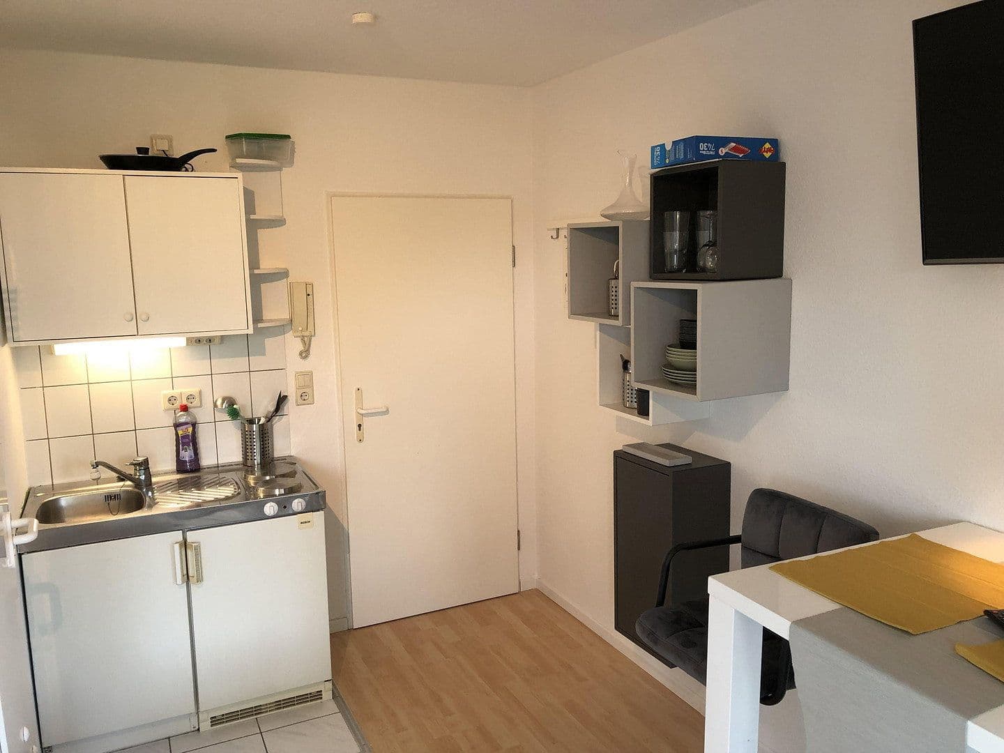 Prenájom bytu 1-izbový 19 m², Hannover, Dolné Sasko Prenájom bytu 1-izbový 19 m², Hannover, Dolné Sasko