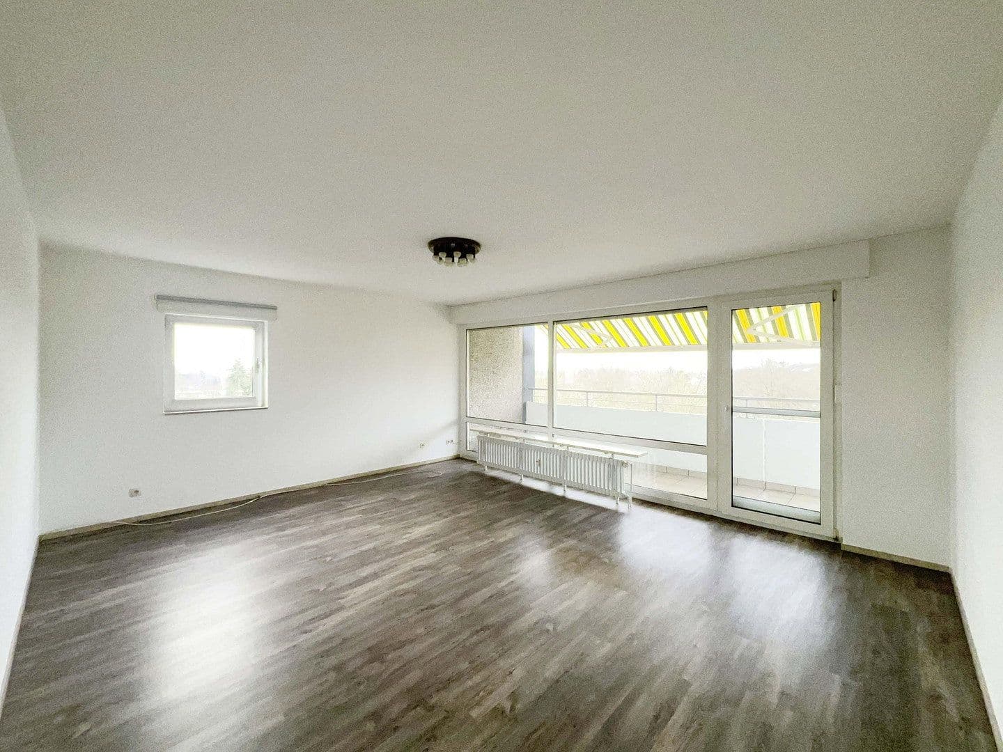 Prenájom bytu 3-izbový 91 m², Tilsiterweg 3, Kaarst, Severné Porýnie - Westfálsko Prenájom bytu 3-izbový 91 m², Tilsiterweg 3, Kaarst, Severné Porýnie - Westfálsko