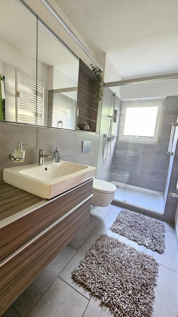 Prenájom bytu 2-izbový 68 m², Berlin, Berlín Prenájom bytu 2-izbový 68 m², Berlin, Berlín