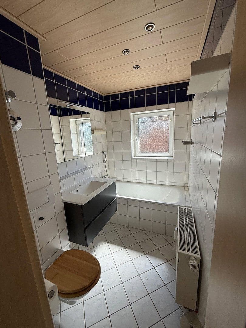 Prenájom bytu 3-izbový 75 m², Am Rauschenweg 38, Kaiserslautern, Porýnie-Falcko Prenájom bytu 3-izbový 75 m², Am Rauschenweg 38, Kaiserslautern, Porýnie-Falcko