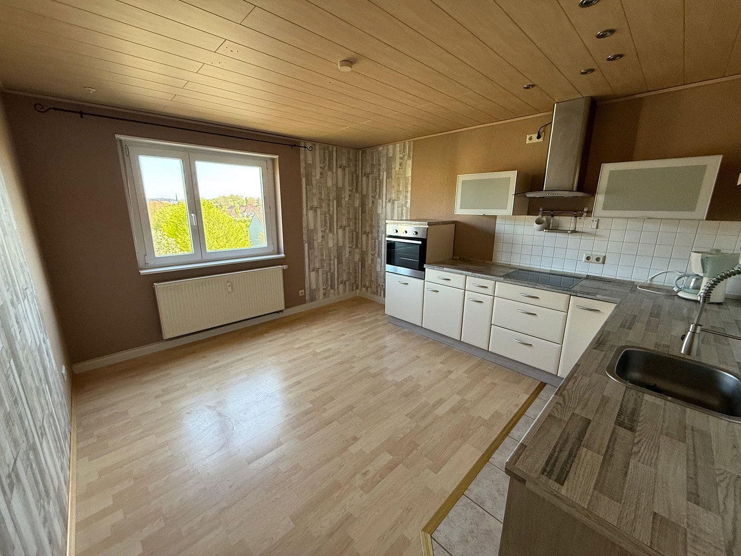 Prenájom bytu 3-izbový 75 m², Am Rauschenweg 38, Kaiserslautern, Porýnie-Falcko Prenájom bytu 3-izbový 75 m², Am Rauschenweg 38, Kaiserslautern, Porýnie-Falcko