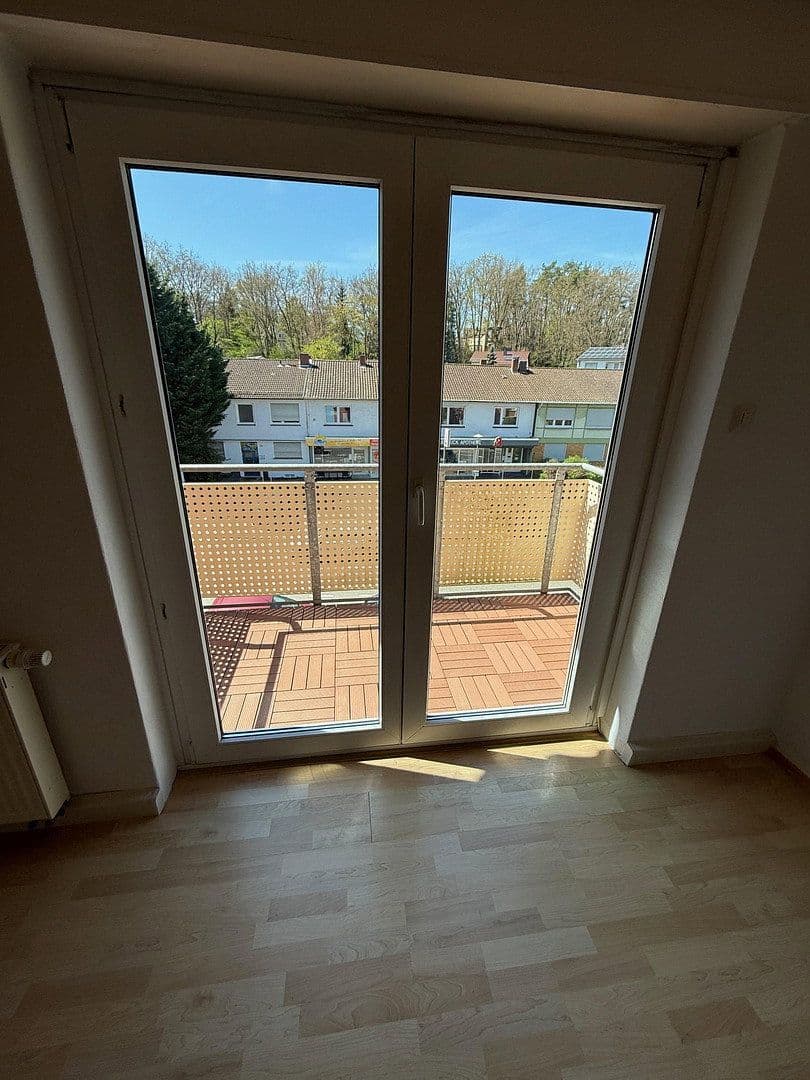 Prenájom bytu 3-izbový 75 m², Am Rauschenweg 38, Kaiserslautern, Porýnie-Falcko Prenájom bytu 3-izbový 75 m², Am Rauschenweg 38, Kaiserslautern, Porýnie-Falcko