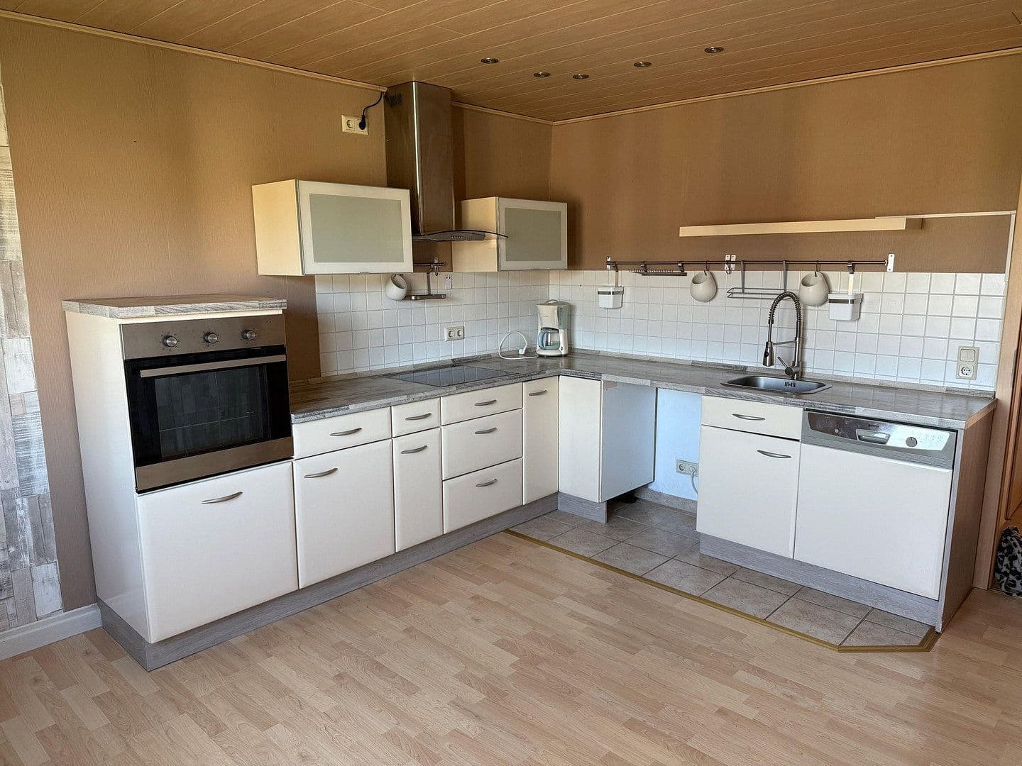 Prenájom bytu 3-izbový 75 m², Am Rauschenweg 38, Kaiserslautern, Porýnie-Falcko Prenájom bytu 3-izbový 75 m², Am Rauschenweg 38, Kaiserslautern, Porýnie-Falcko