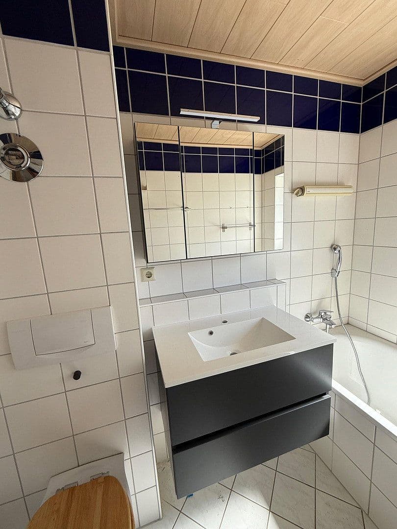 Prenájom bytu 3-izbový 75 m², Am Rauschenweg 38, Kaiserslautern, Porýnie-Falcko Prenájom bytu 3-izbový 75 m², Am Rauschenweg 38, Kaiserslautern, Porýnie-Falcko