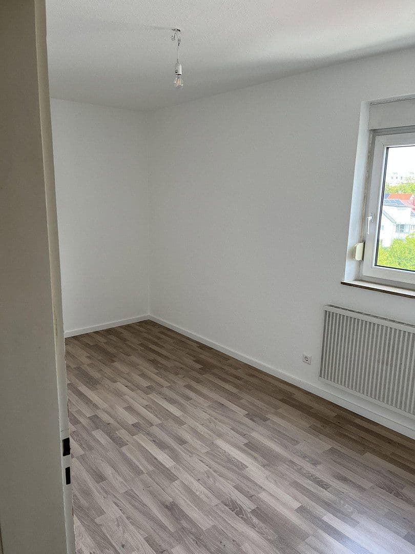 Prenájom bytu 16 m², Hügelweg 8, Gerlingen, Bádensko-Wurttembersko Prenájom bytu 16 m², Hügelweg 8, Gerlingen, Bádensko-Wurttembersko