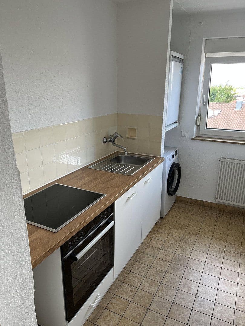 Prenájom bytu 16 m², Hügelweg 8, Gerlingen, Bádensko-Wurttembersko Prenájom bytu 16 m², Hügelweg 8, Gerlingen, Bádensko-Wurttembersko