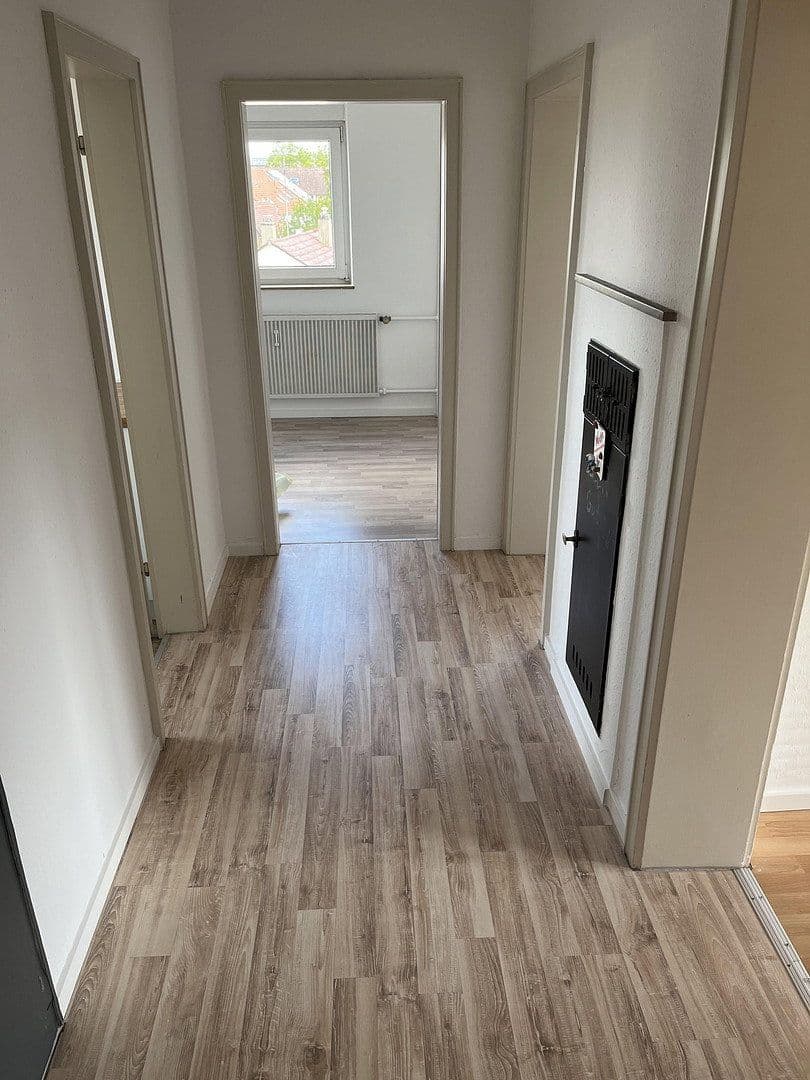 Prenájom bytu 16 m², Hügelweg 8, Gerlingen, Bádensko-Wurttembersko Prenájom bytu 16 m², Hügelweg 8, Gerlingen, Bádensko-Wurttembersko