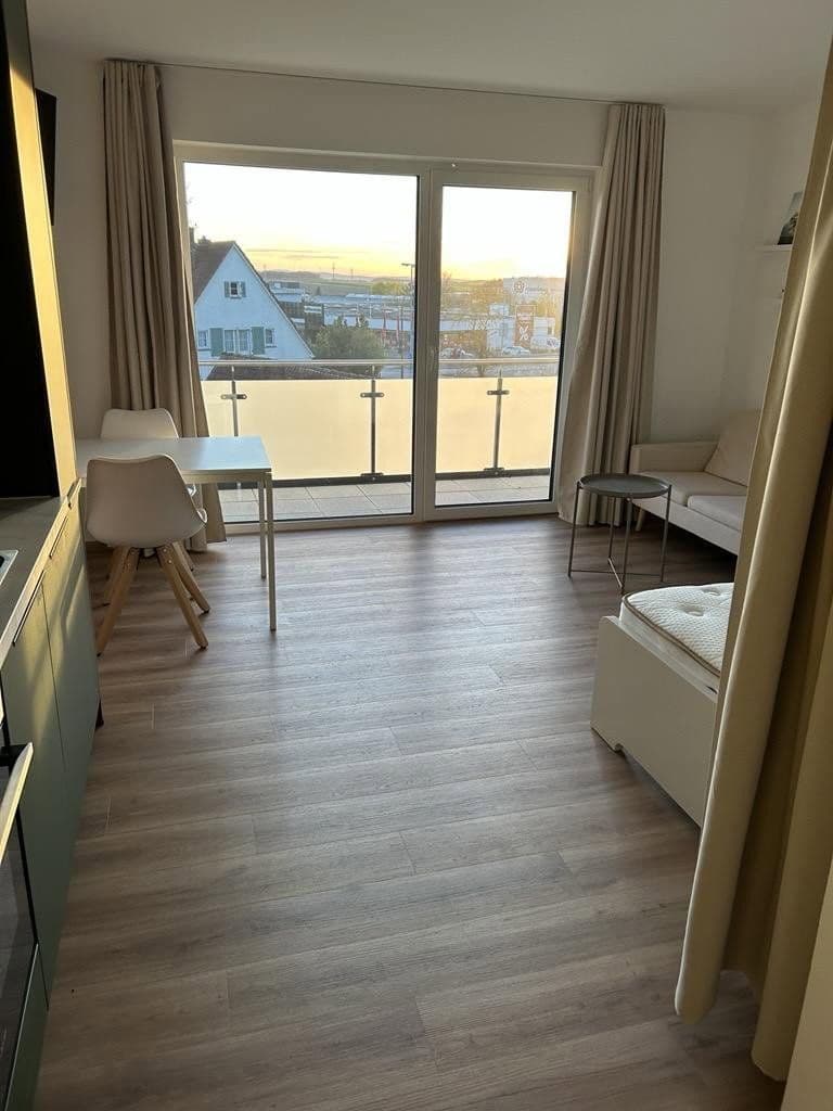 Prenájom bytu 1-izbový 28 m², Künzelsau, Bádensko-Wurttembersko Prenájom bytu 1-izbový 28 m², Künzelsau, Bádensko-Wurttembersko