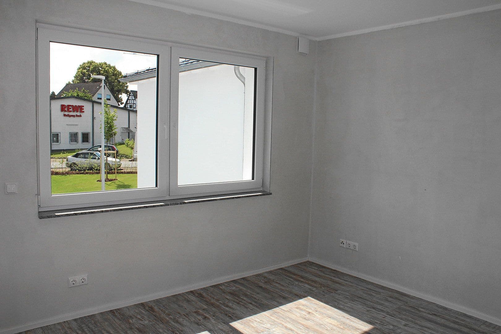 Prenájom bytu 3-izbový 94 m², Domblick 61, Königswinter, Severné Porýnie - Westfálsko Prenájom bytu 3-izbový 94 m², Domblick 61, Königswinter, Severné Porýnie - Westfálsko