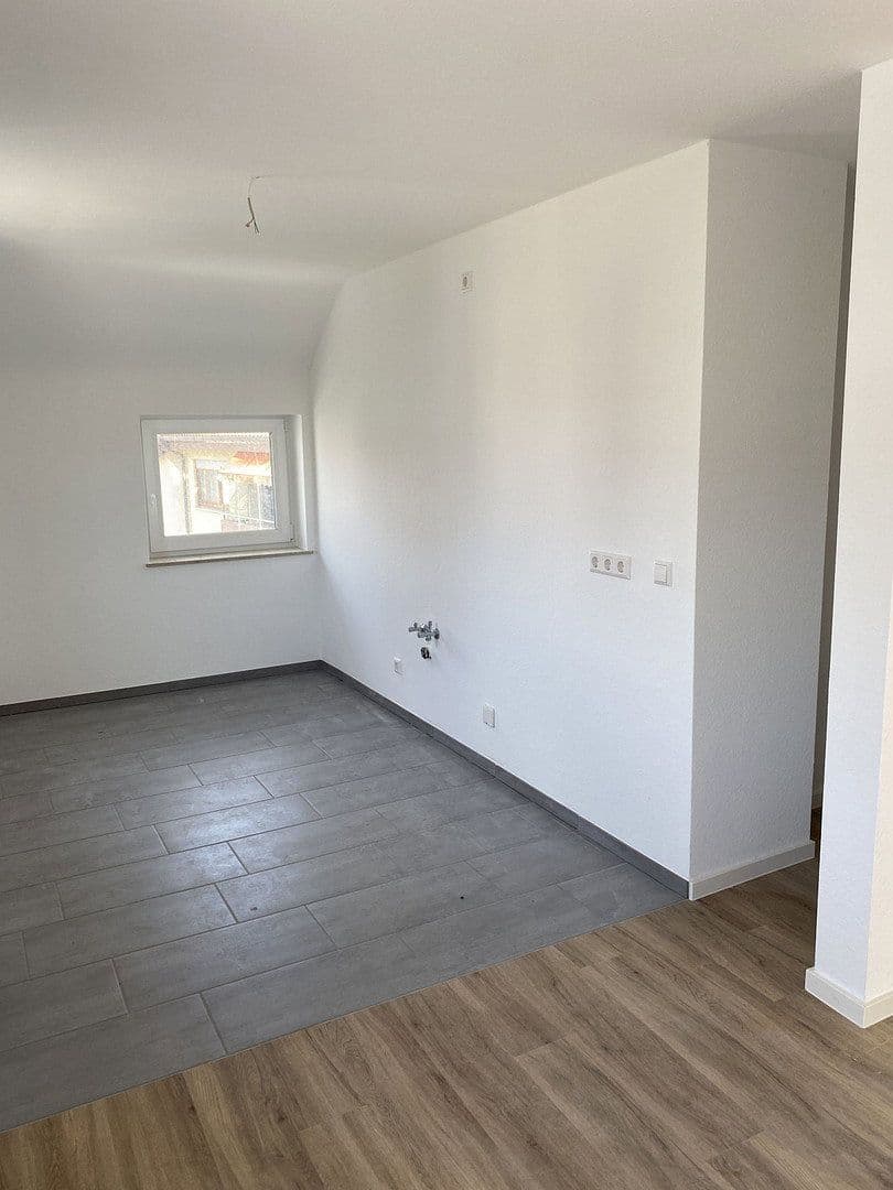 Prenájom bytu 3-izbový 85 m², Winnenden, Bádensko-Wurttembersko Prenájom bytu 3-izbový 85 m², Winnenden, Bádensko-Wurttembersko