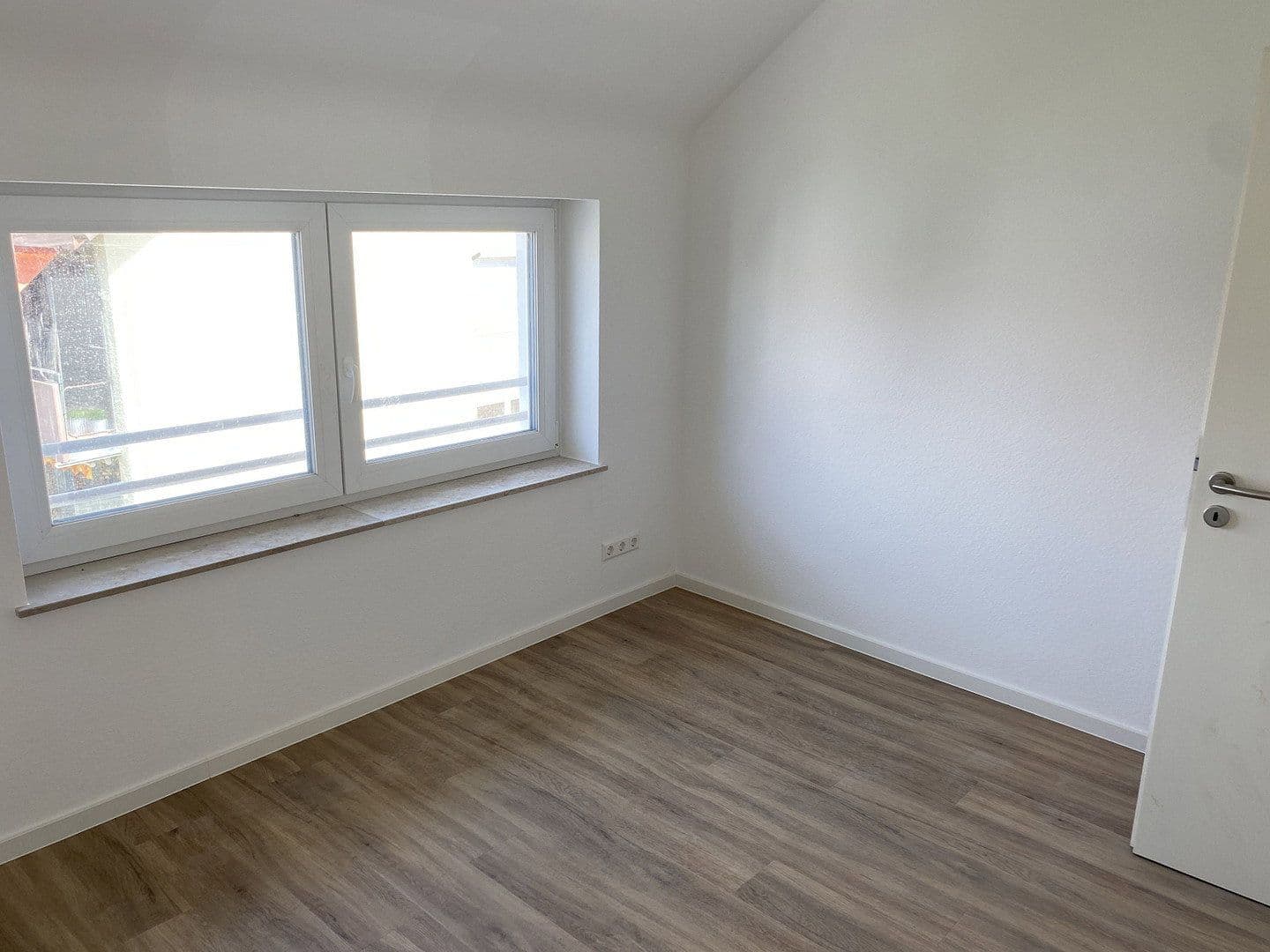 Prenájom bytu 3-izbový 85 m², Winnenden, Bádensko-Wurttembersko Prenájom bytu 3-izbový 85 m², Winnenden, Bádensko-Wurttembersko