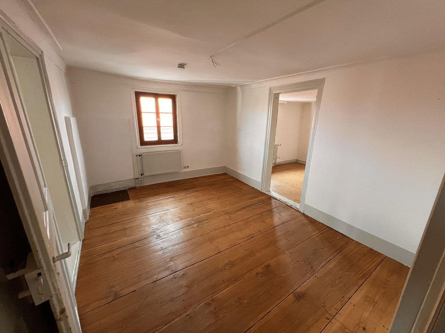 Prenájom bytu 5-izbový 105 m², Hechingen, Bádensko-Wurttembersko Prenájom bytu 5-izbový 105 m², Hechingen, Bádensko-Wurttembersko