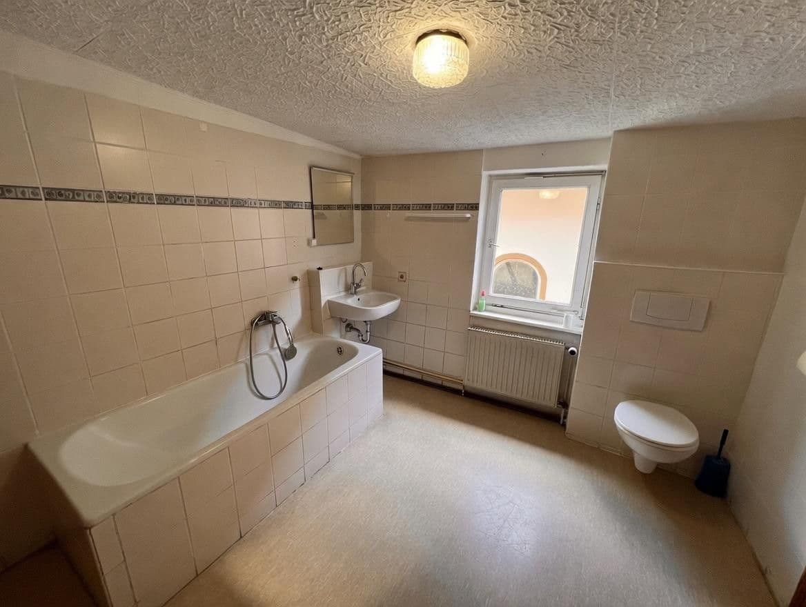 Prenájom bytu 5-izbový 105 m², Hechingen, Bádensko-Wurttembersko Prenájom bytu 5-izbový 105 m², Hechingen, Bádensko-Wurttembersko