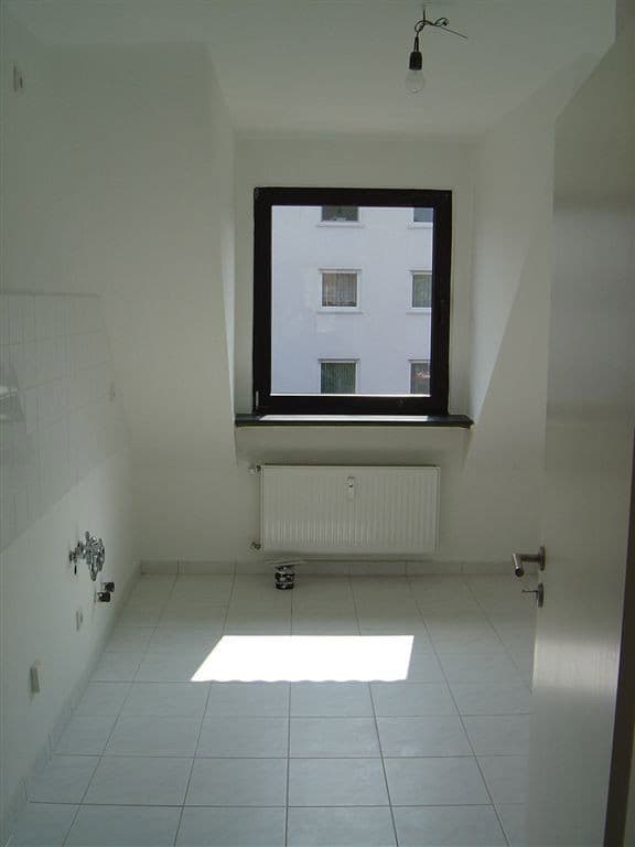 Prenájom bytu 4-izbový 116 m², Schubertstrasse, Dreieich, Hesensko Prenájom bytu 4-izbový 116 m², Schubertstrasse, Dreieich, Hesensko