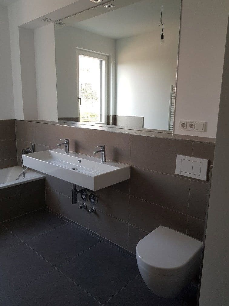 Prenájom bytu 2-izbový 89 m², Alt-Stralau 44B, Berlin, Berlín Prenájom bytu 2-izbový 89 m², Alt-Stralau 44B, Berlin, Berlín