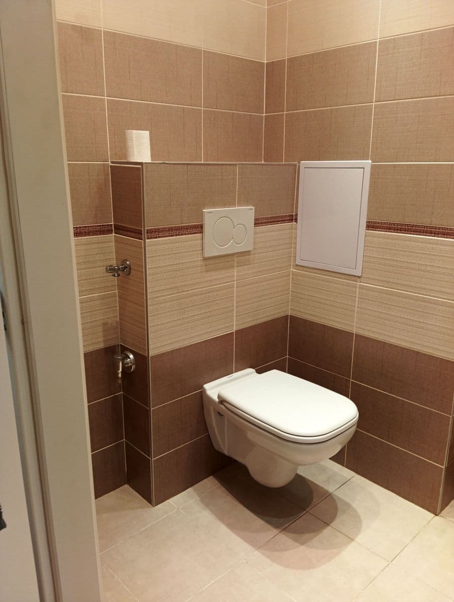 Prenájom bytu 2-izbový 44 m², U Jezera, Praha, Praha Prenájom bytu 2-izbový 44 m², U Jezera, Praha, Praha