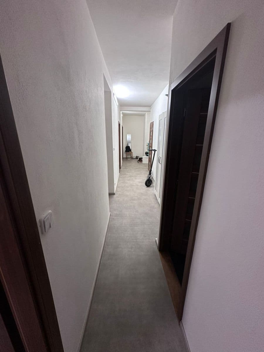 Prenájom bytu 3-izbový 75 m², Merhautova, Brno, Jihomoravský kraj Prenájom bytu 3-izbový 75 m², Merhautova, Brno, Jihomoravský kraj