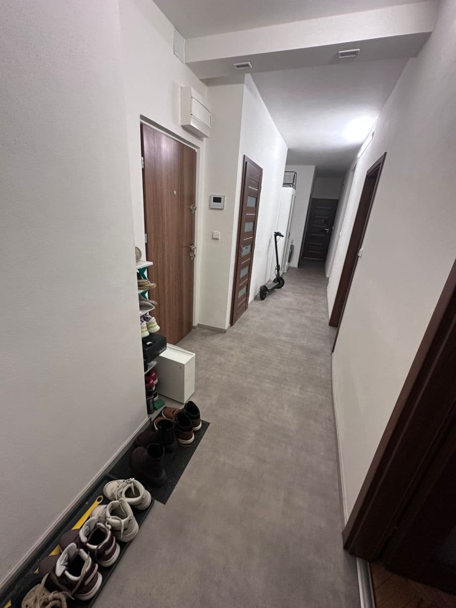 Prenájom bytu 3-izbový 75 m², Merhautova, Brno, Jihomoravský kraj Prenájom bytu 3-izbový 75 m², Merhautova, Brno, Jihomoravský kraj