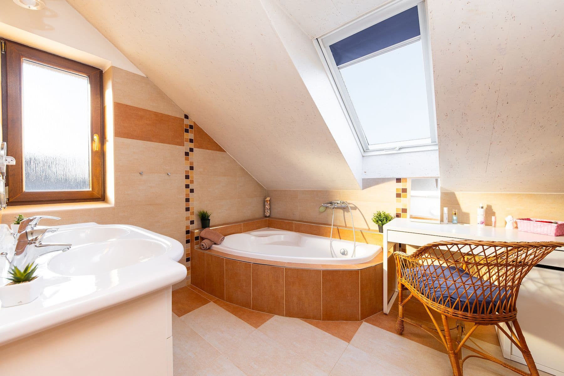 Predaj domu 300 m², pozemek 776 m², Bří Čapků, Náměšť nad Oslavou, Kraj Vysočina Predaj domu 300 m², pozemek 776 m², Bří Čapků, Náměšť nad Oslavou, Kraj Vysočina