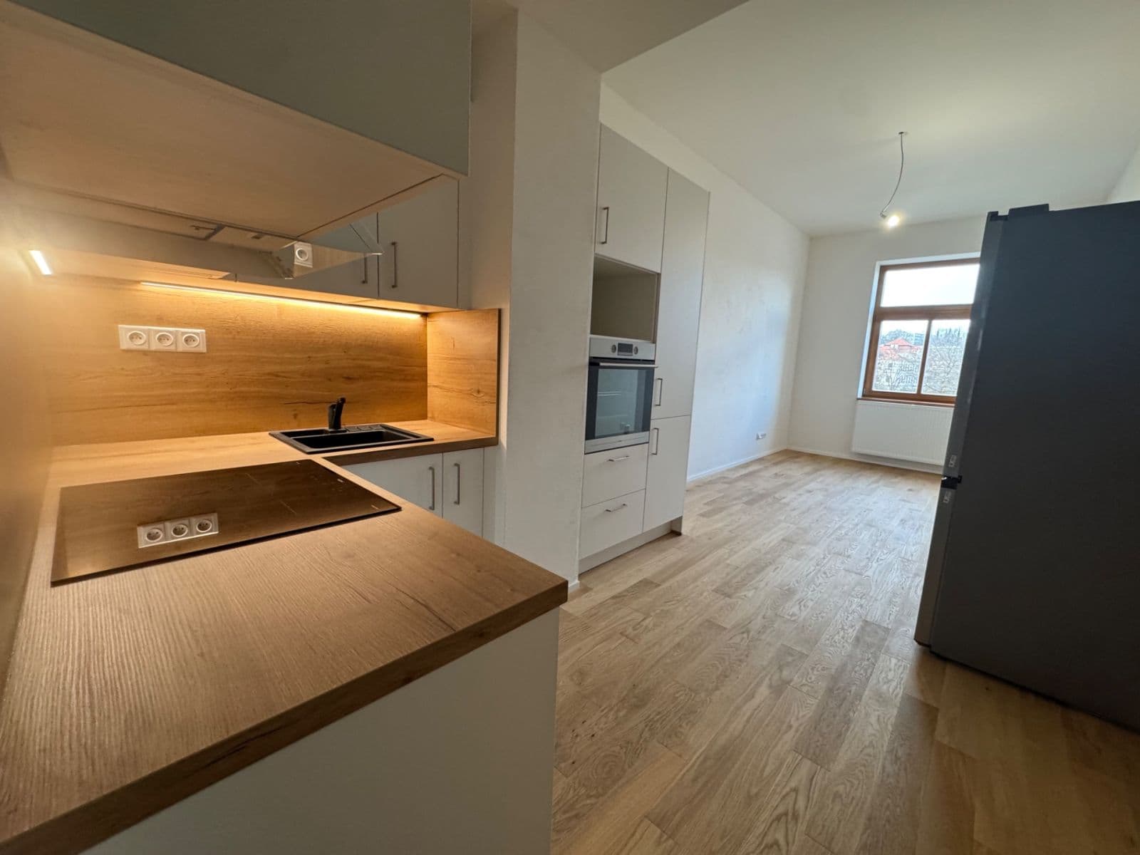 Prenájom bytu 1-izbový 32 m², Bělohorská, Praha, Praha Prenájom bytu 1-izbový 32 m², Bělohorská, Praha, Praha