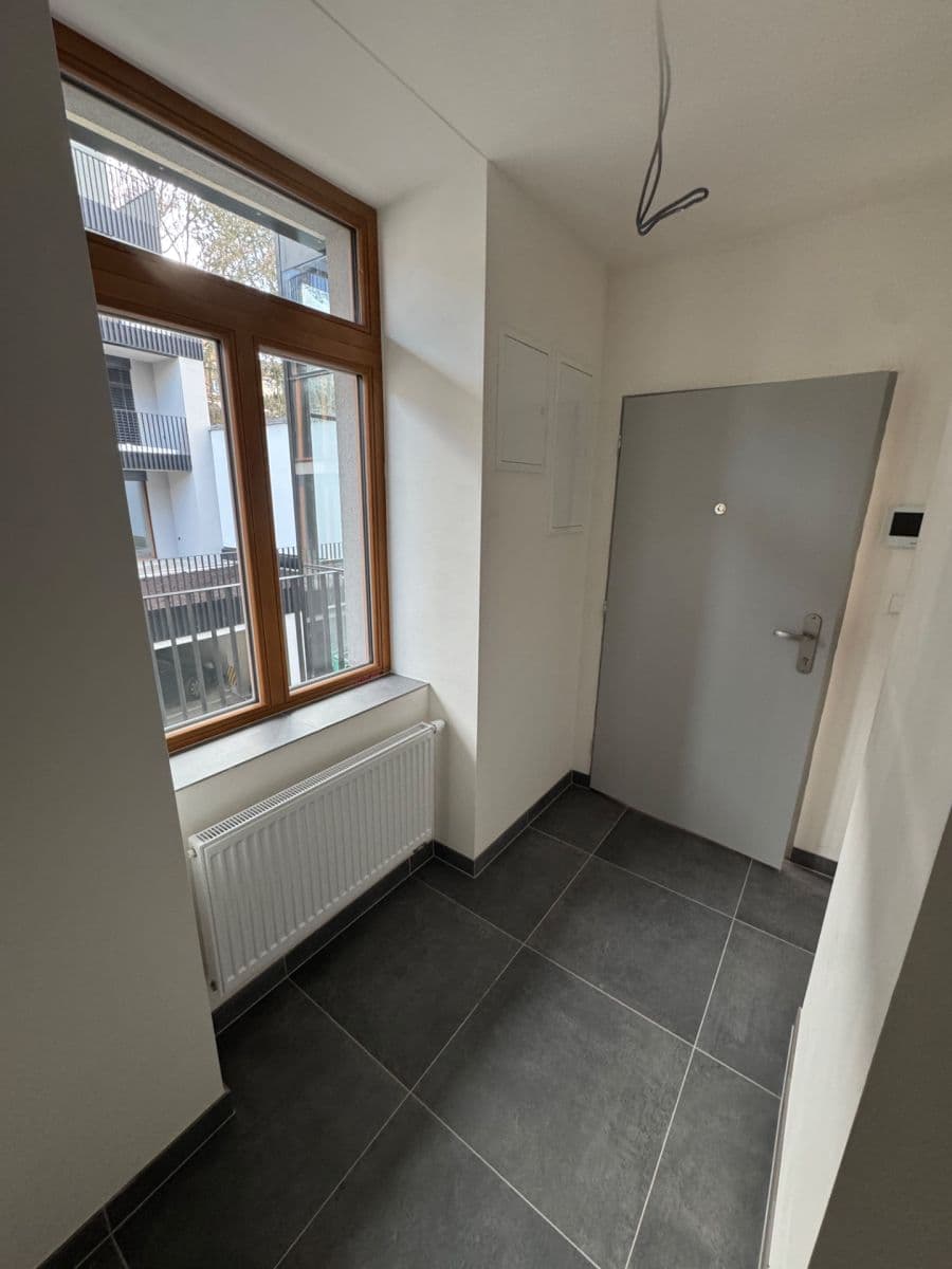 Prenájom bytu 1-izbový 32 m², Bělohorská, Praha, Praha Prenájom bytu 1-izbový 32 m², Bělohorská, Praha, Praha